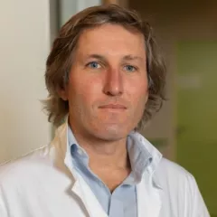 Dr V Le Strat
